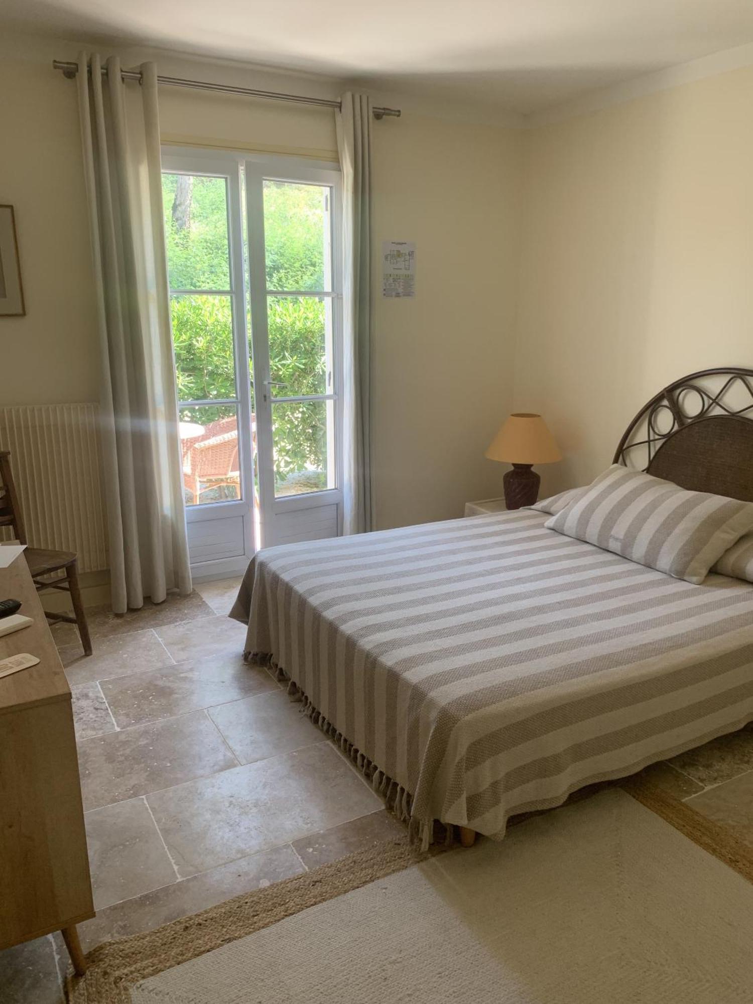 Hotel La Boulangerie Grimaud Phòng bức ảnh